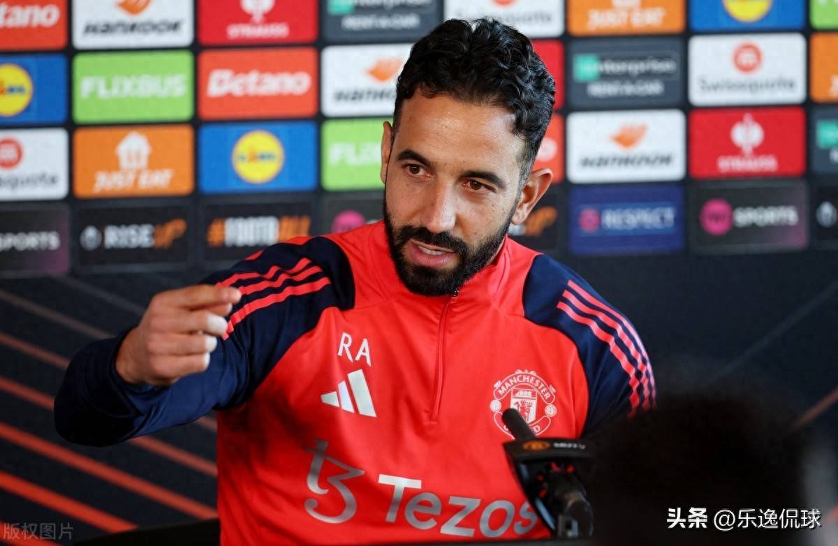 曼联训练开放日；加时末段主帅复盘引欢呼；欧篮联在即；纪律约束更严格(曼联训练精彩瞬间)