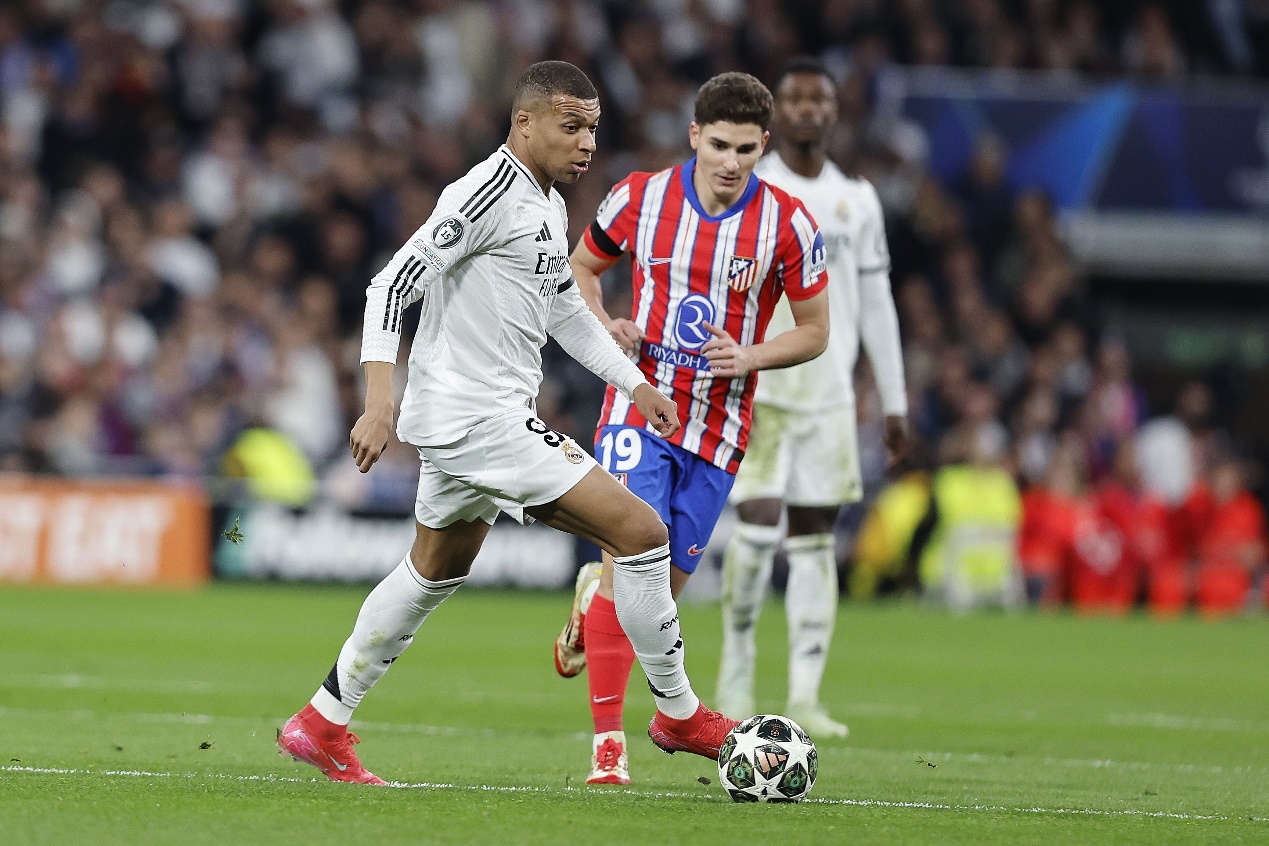 关于赛地聚焦——欧冠冲刺阶段热度飙升，夏洛特黄蜂造点机会，引发热议，赛程密集仍需轮换的信息