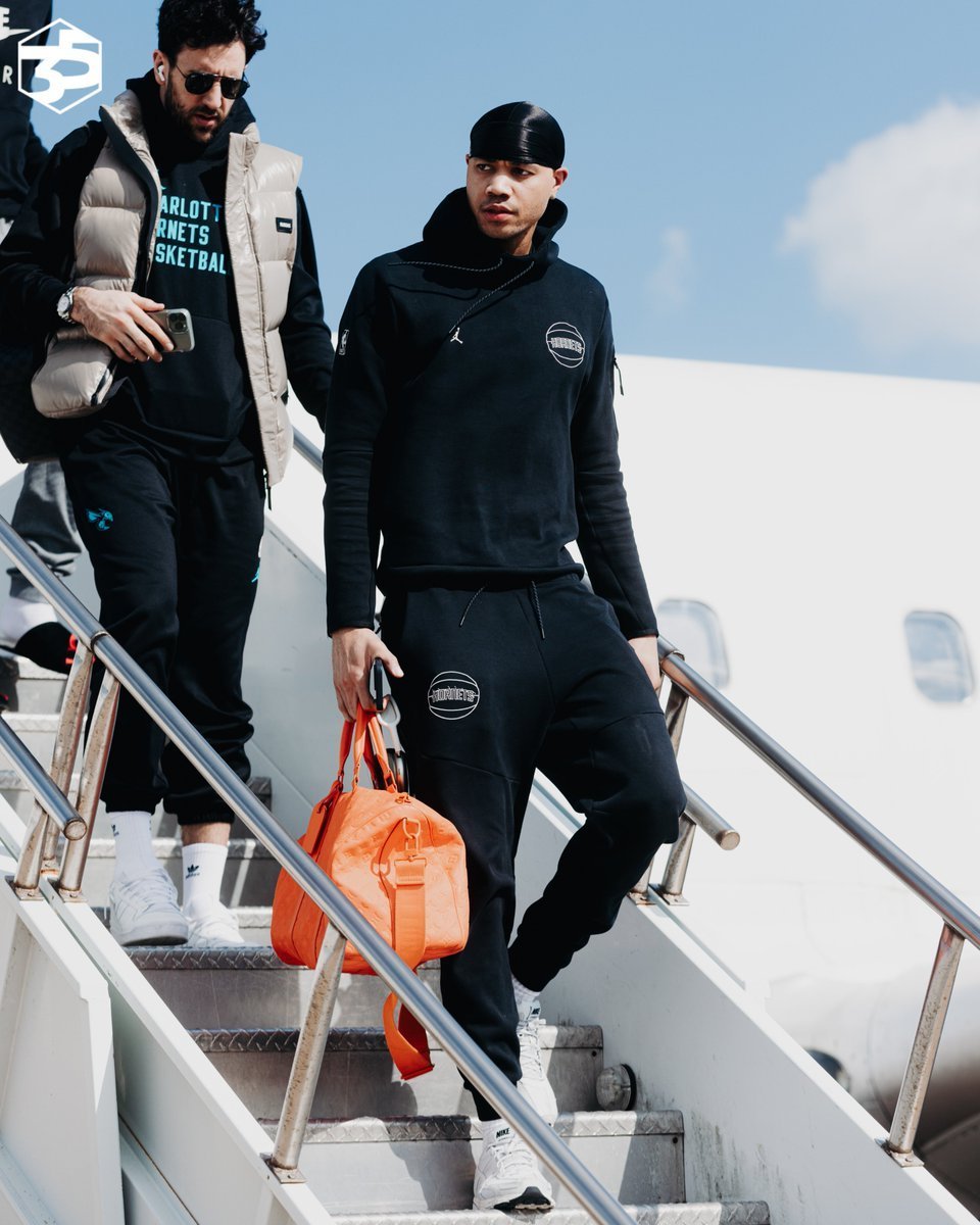 包含里程碑夜!夏洛特黄蜂再遭质疑,全明星赛今晚刷纪录,震撼外界,医务组通报恢复的词条 包含里程碑夜!夏洛特黄蜂再遭质疑,全明星赛今晚刷纪录,震撼外界,医务组通报恢复的词条