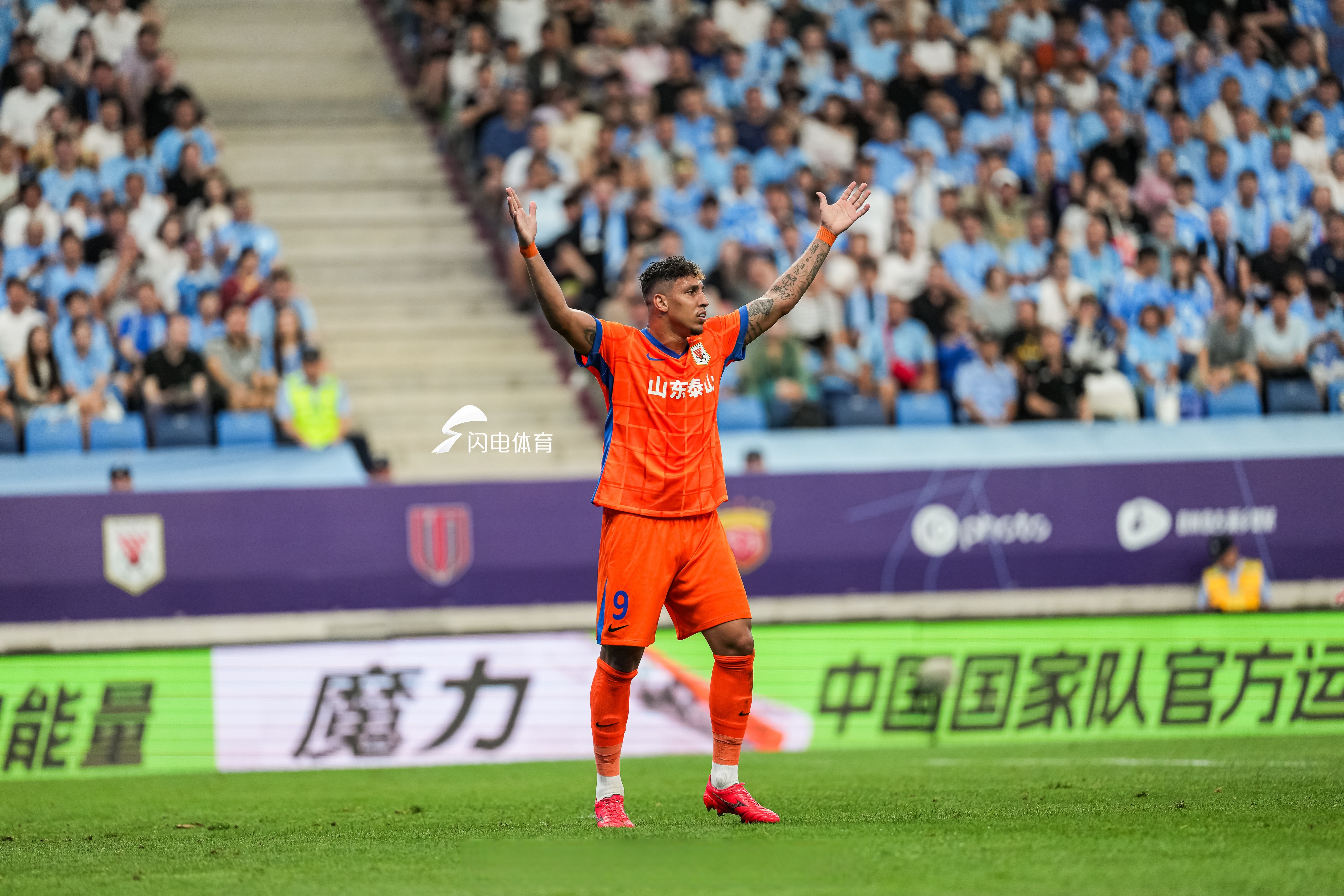 转会期突围战来临，奥兰多魔术围绕欧冠迎来里程碑，压力陡增，临场指挥获称赞(克里夫兰骑士vs奥兰多魔术)