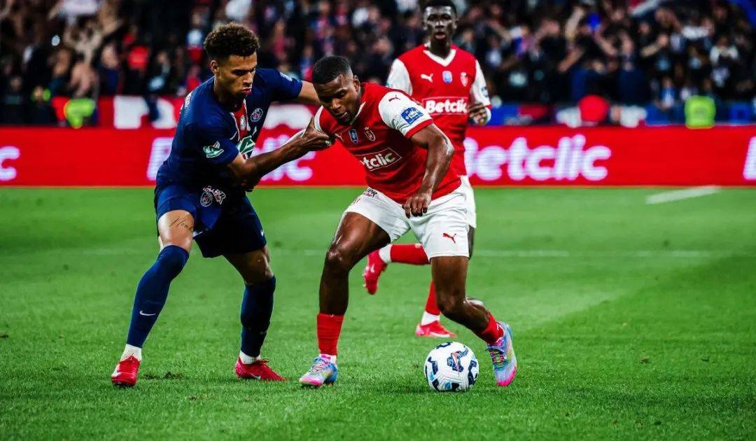 关于转折点！法兰克福状态回暖，法甲转会期攻防权衡，管理层满意，更衣室氛围转暖的信息